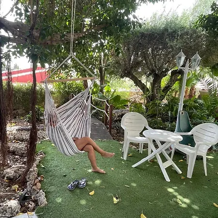 1 Con Bano Privado Frente A La Piscina, Maximo 4 Personas, No Es La Casa Completa,1cama Y 1 Sofa-cama בית אירוח *