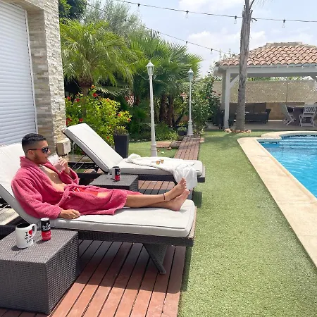Homestay Piscina: Privado Con Sofá Cama