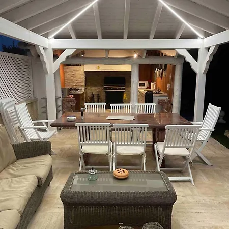 Homestay Piscina: Privado Con Sofá Cama *