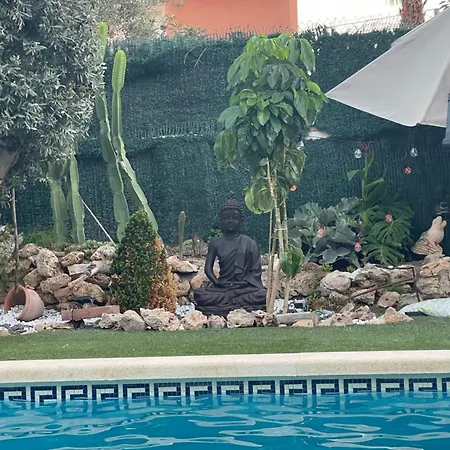 Piscina: Privado Con Sofá Cama